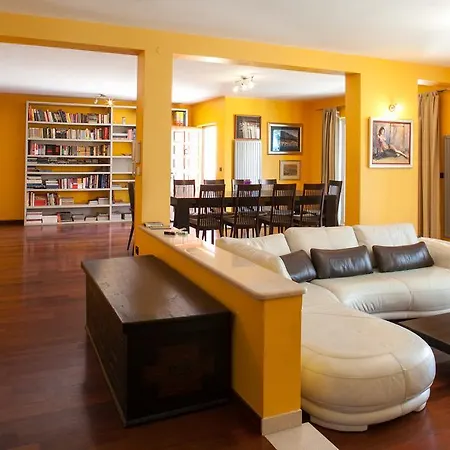 Tino Apartment *