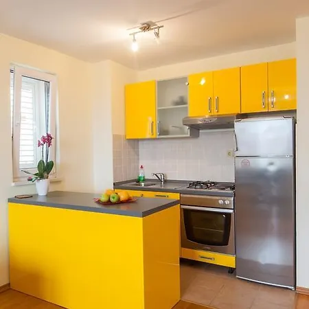 Tino Apartment *