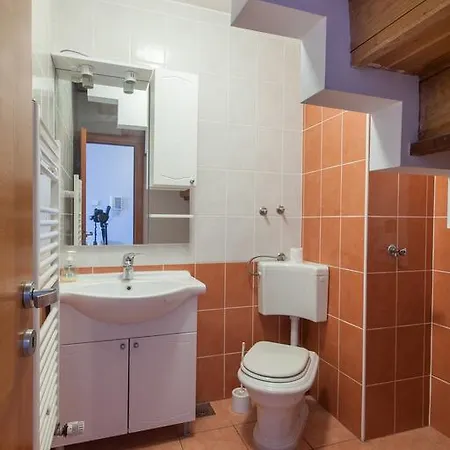 Tino Apartment *